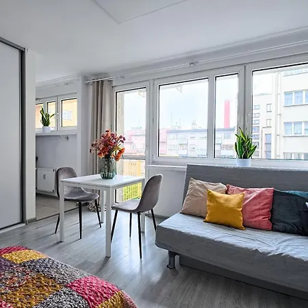 Urban Nest Group - Kobyl