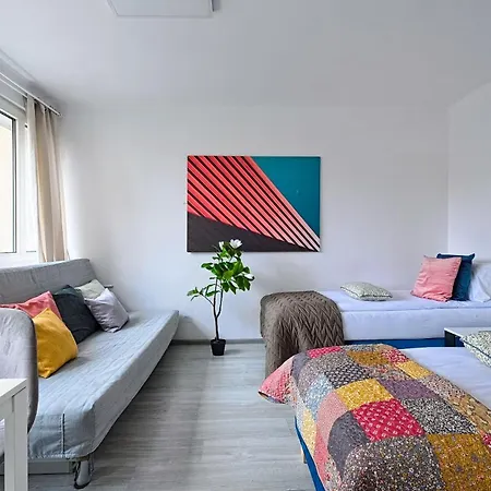 Urban Nest Group - Kobyl Apartment *