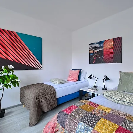 Urban Nest Group - Kobyl *