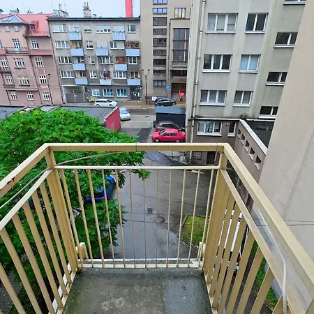 Urban Nest Group - Kobyl *